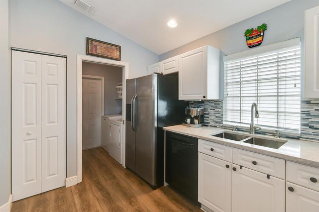 1644 Oak Berry Circle, Wellington, FL 33414