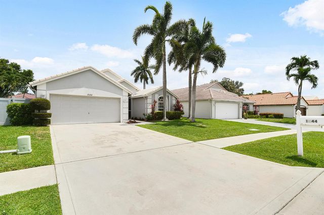 1644 Oak Berry Circle, Wellington, FL 33414