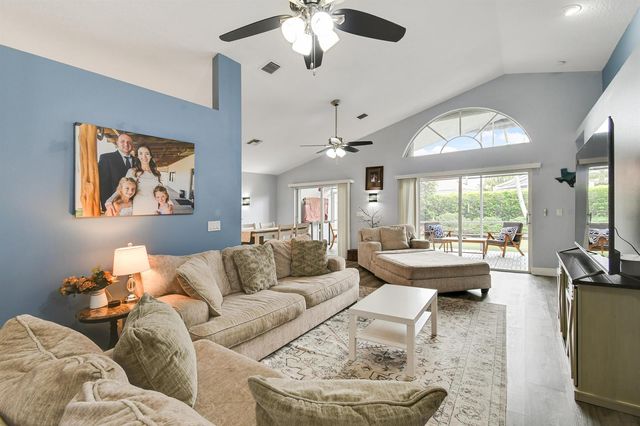 1644 Oak Berry Circle, Wellington, FL 33414