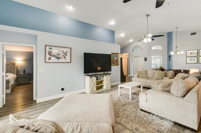 1644 Oak Berry Circle, Wellington, FL 33414