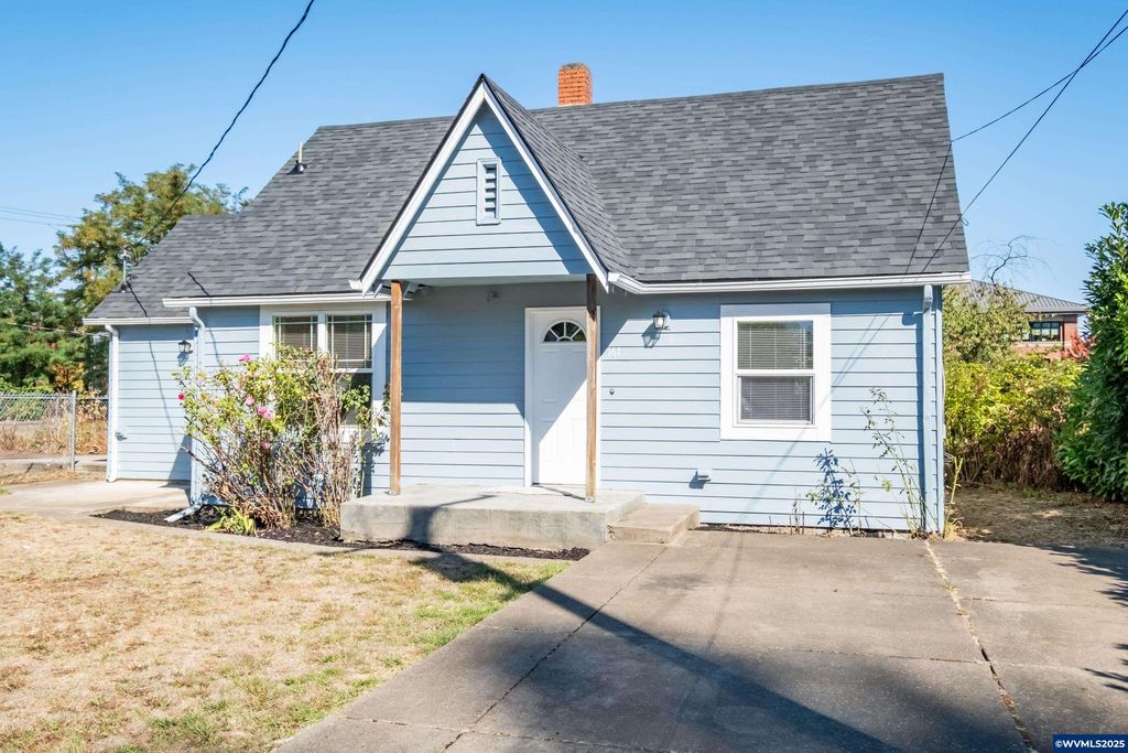 161 W Mary St, Lebanon, OR 97355