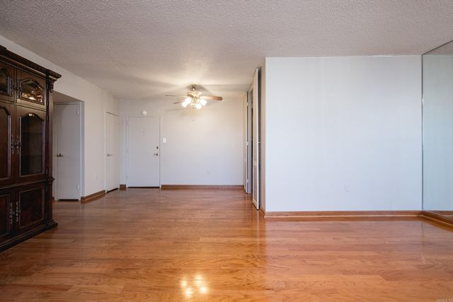 700 E 9th 11J, Little Rock, AR 72202