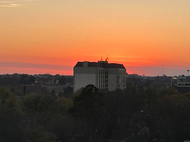 700 E 9th 11J, Little Rock, AR 72202