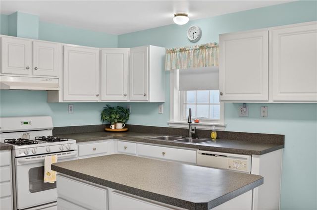 698 San Simeon Place, Forks Twp, PA 18040