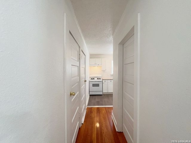 827 Steves Ave Apt 4, San Antonio, TX 78210