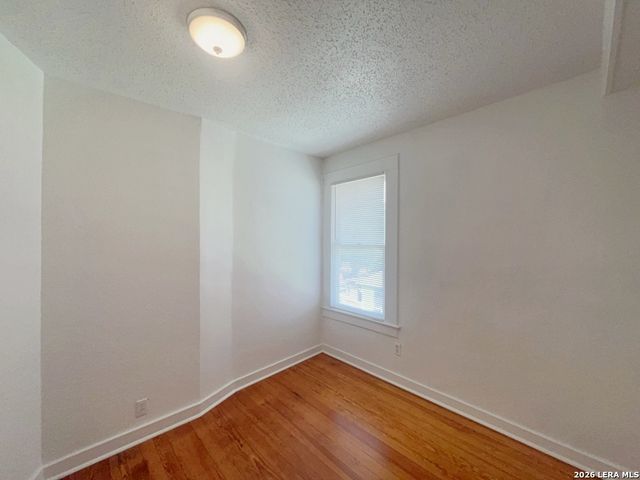 827 Steves Ave Apt 4, San Antonio, TX 78210