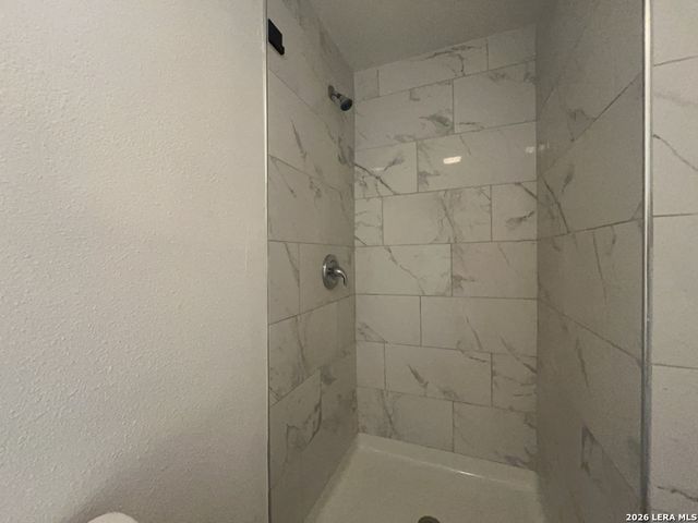 827 Steves Ave Apt 4, San Antonio, TX 78210