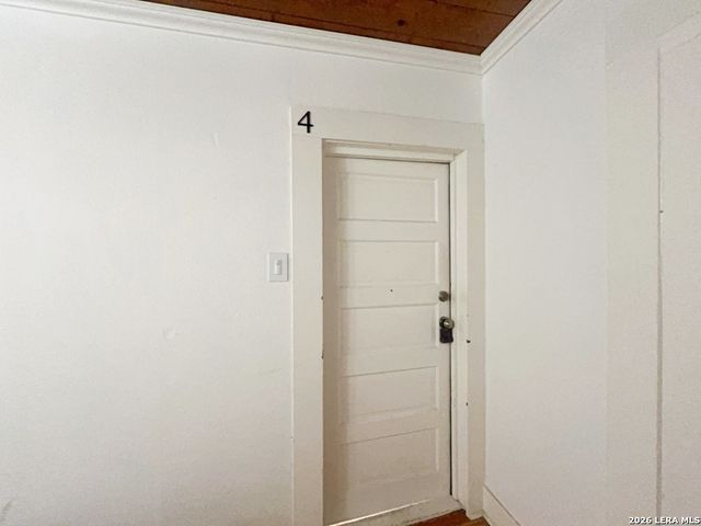 827 Steves Ave Apt 4, San Antonio, TX 78210