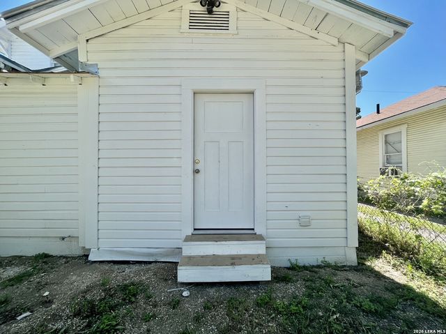 827 Steves Ave Apt 4, San Antonio, TX 78210