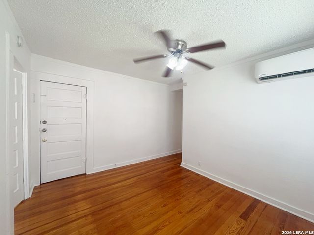 827 Steves Ave Apt 4, San Antonio, TX 78210