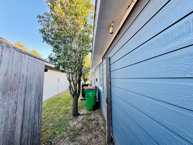 19342 Otter Trail Court, Katy, TX 77449