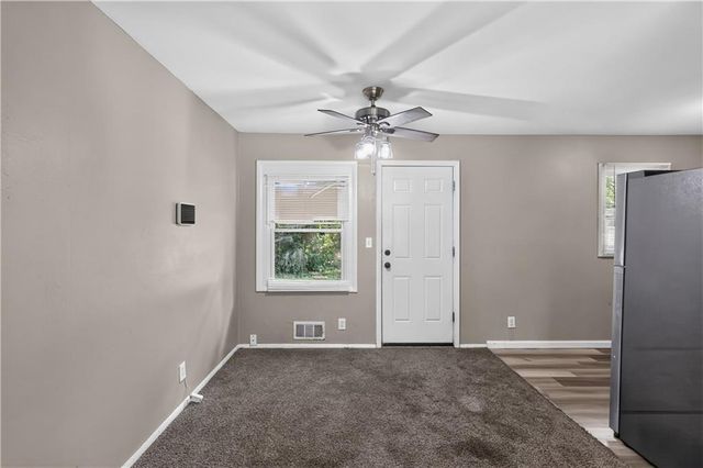 4131 E Vineyard Road, Kansas City, MO 64130