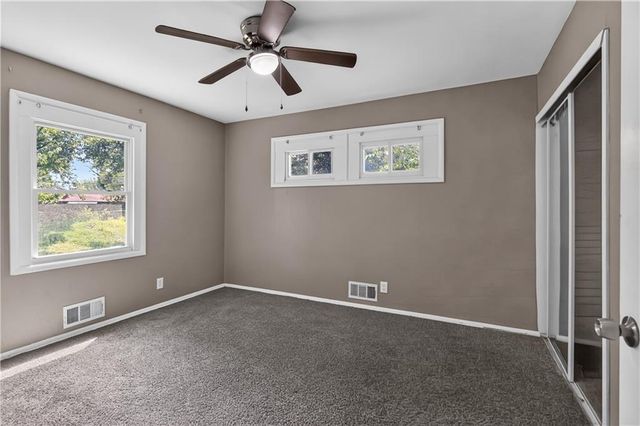 4131 E Vineyard Road, Kansas City, MO 64130