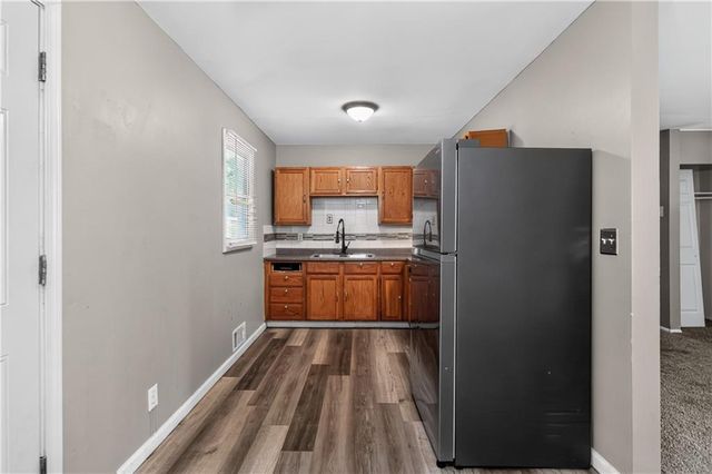 4131 E Vineyard Road, Kansas City, MO 64130
