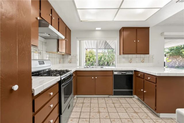 127 E Juanita, Glendora, CA 91740