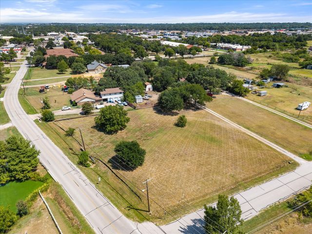 2915 Clover Lane, Dalworthington Gardens, TX 76015