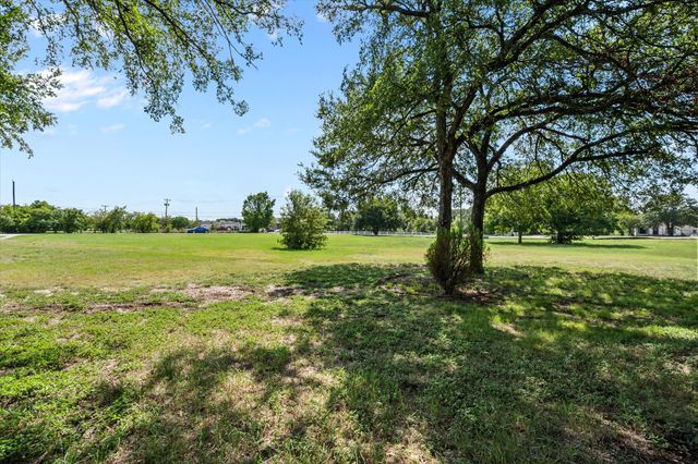 2915 Clover Lane, Dalworthington Gardens, TX 76015