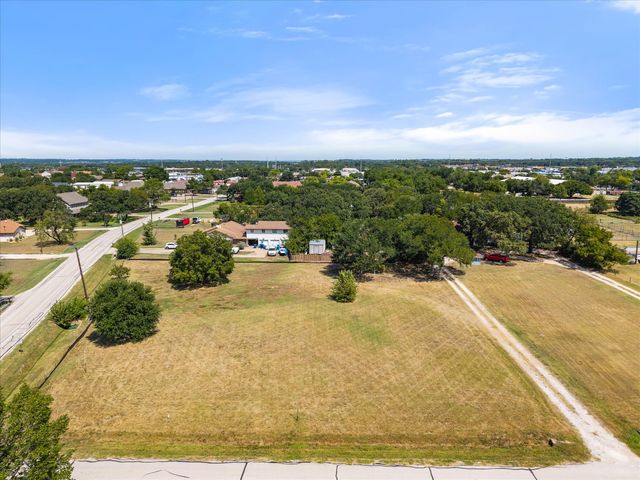 2915 Clover Lane, Dalworthington Gardens, TX 76015