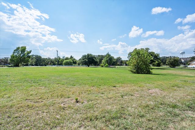 2915 Clover Lane, Dalworthington Gardens, TX 76015