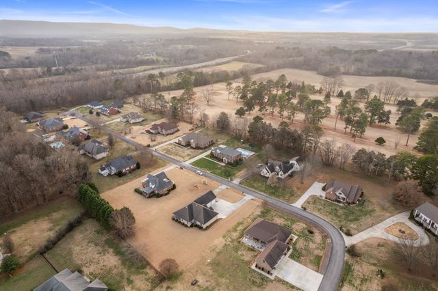 657 Pickney Rd, Winchester, TN 37398