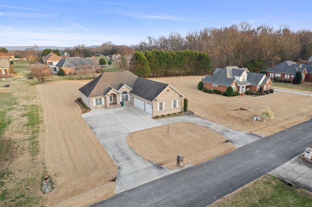 657 Pickney Rd, Winchester, TN 37398