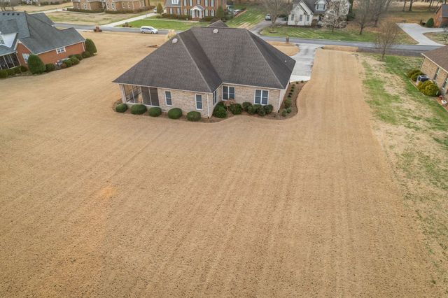 657 Pickney Rd, Winchester, TN 37398