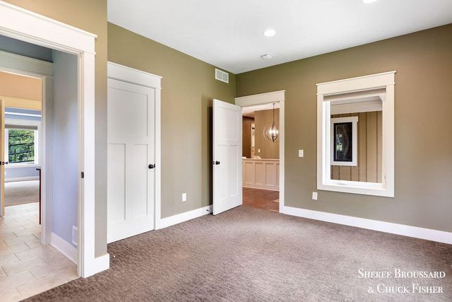 2975 Bird Avenue Ne, Grand Rapids Twp, MI 49525