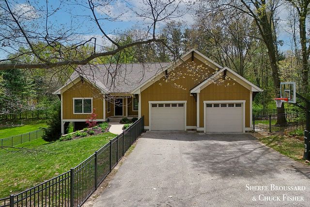 2975 Bird Avenue Ne, Grand Rapids Twp, MI 49525