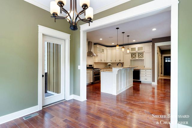 2975 Bird Avenue Ne, Grand Rapids Twp, MI 49525