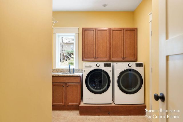 2975 Bird Avenue Ne, Grand Rapids Twp, MI 49525