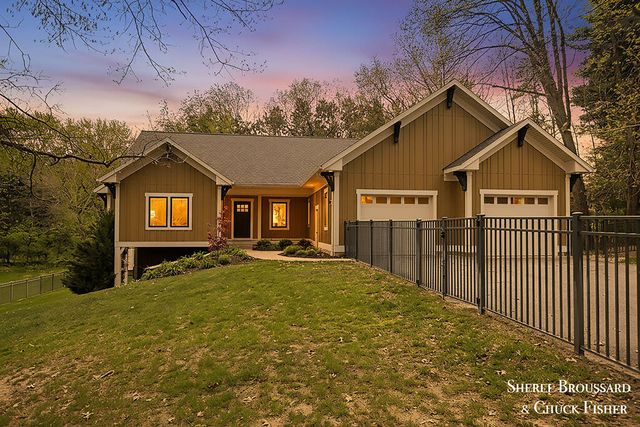 2975 Bird Avenue Ne, Grand Rapids Twp, MI 49525