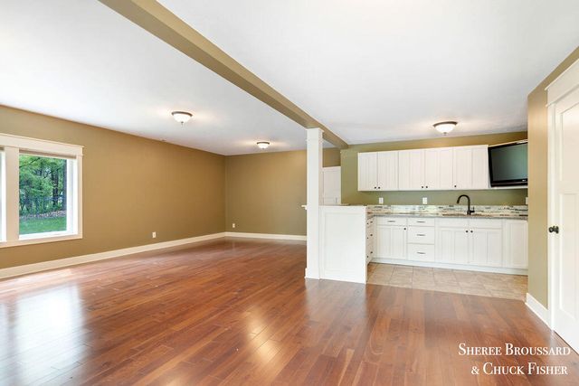2975 Bird Avenue Ne, Grand Rapids Twp, MI 49525