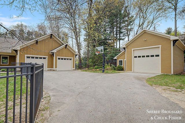 2975 Bird Avenue Ne, Grand Rapids Twp, MI 49525