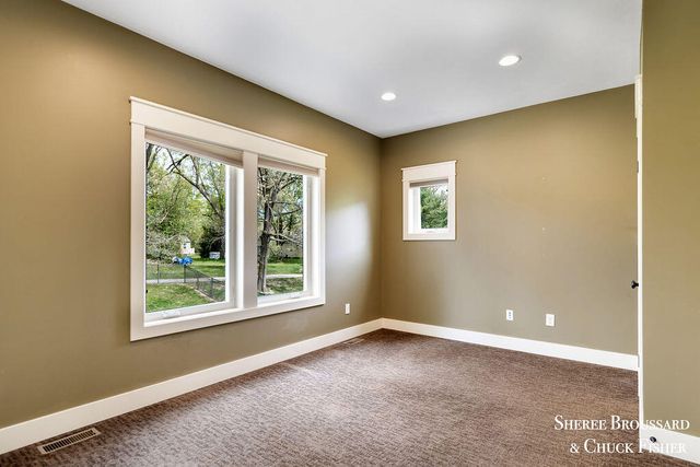 2975 Bird Avenue Ne, Grand Rapids Twp, MI 49525