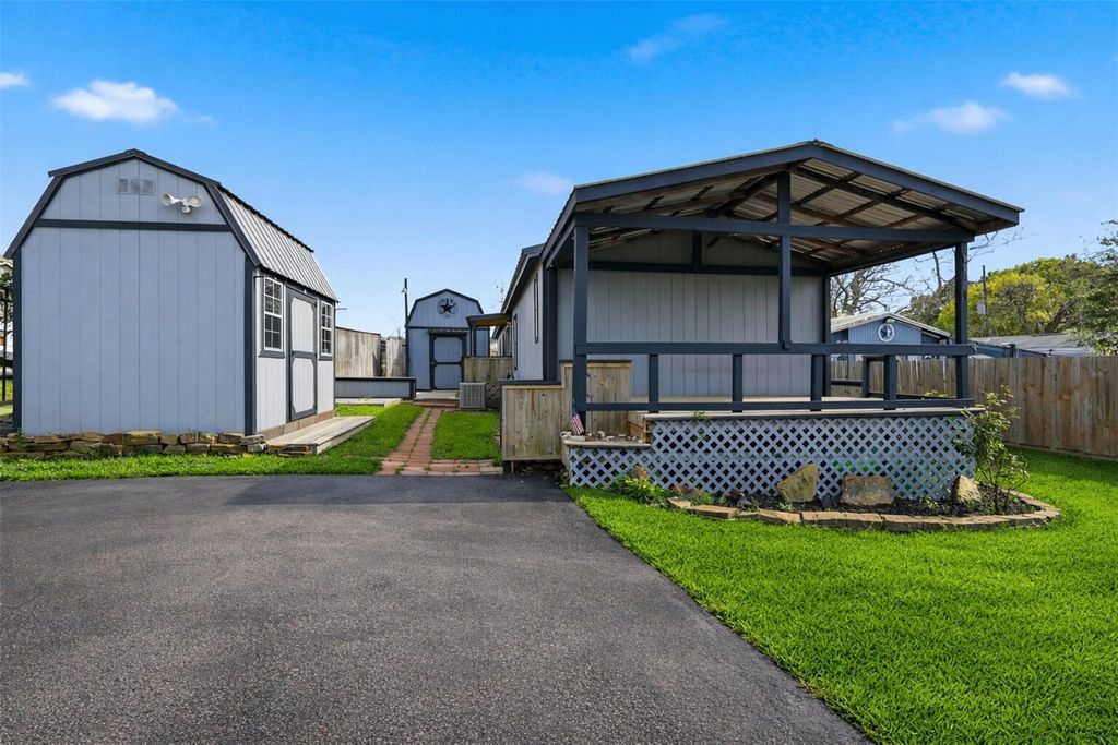 13236 Enchanted Vista, Willis, TX 77318