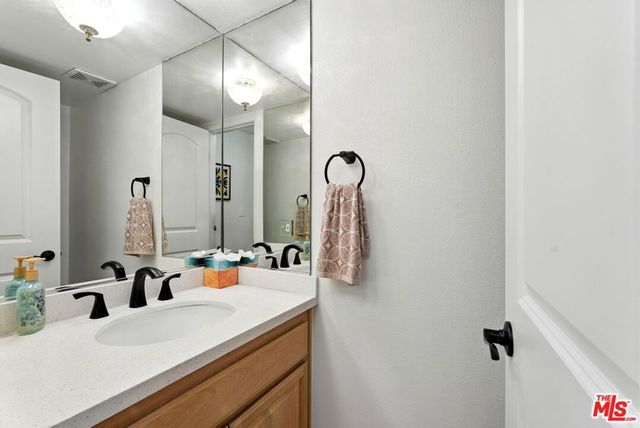 9000 Vanalden Avenue 197, Northridge, CA 91324