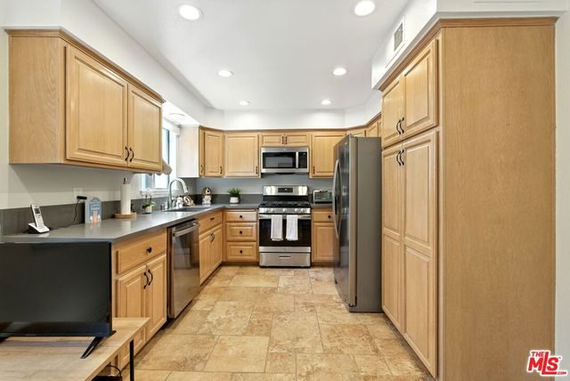 9000 Vanalden Avenue 197, Northridge, CA 91324