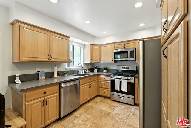 9000 Vanalden Avenue 197, Northridge, CA 91324