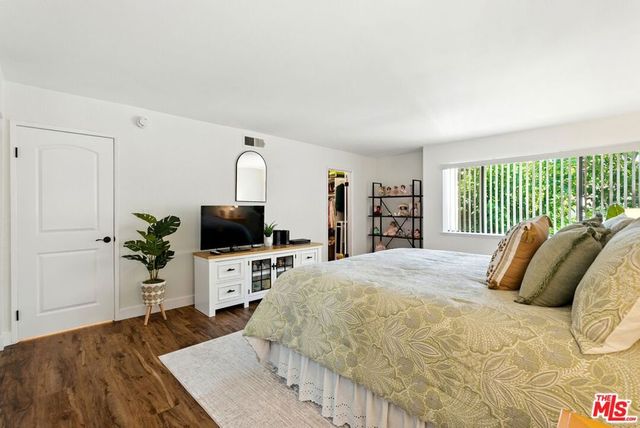 9000 Vanalden Avenue 197, Northridge, CA 91324