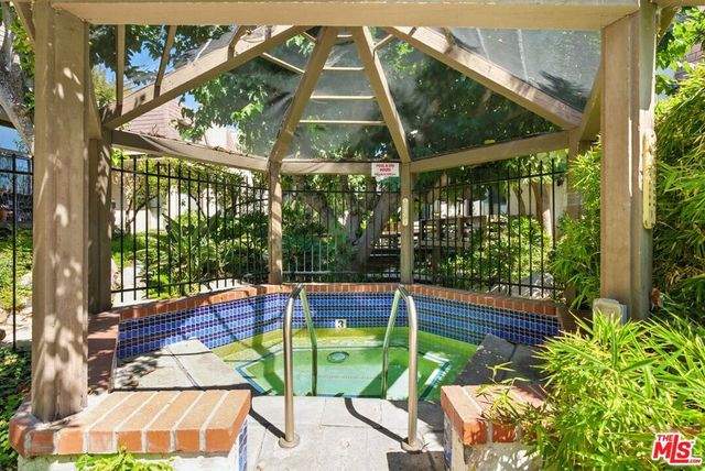 9000 Vanalden Avenue 197, Northridge, CA 91324