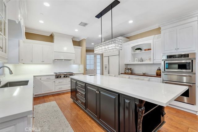 10955 Winnetka Avenue, Chatsworth, CA 91311