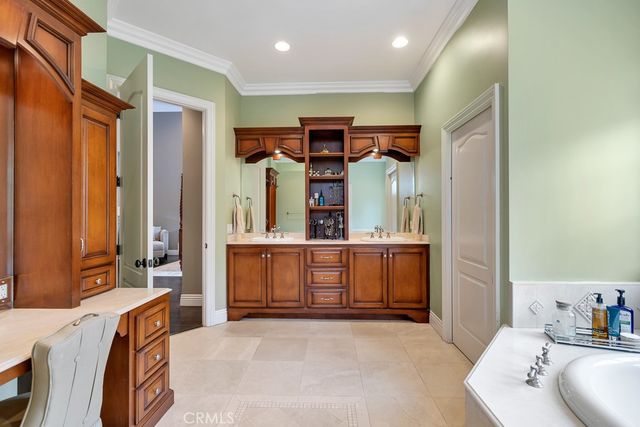 10955 Winnetka Avenue, Chatsworth, CA 91311