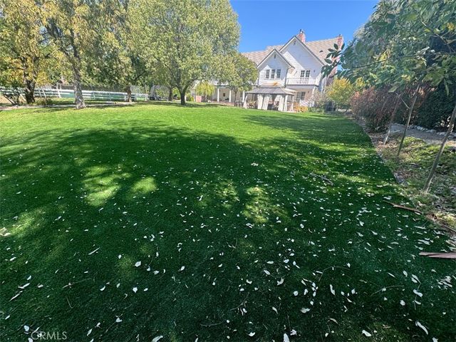 10955 Winnetka Avenue, Chatsworth, CA 91311