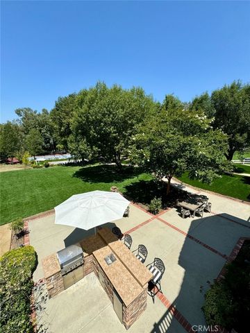 10955 Winnetka Avenue, Chatsworth, CA 91311