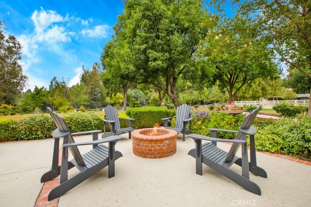 10955 Winnetka Avenue, Chatsworth, CA 91311