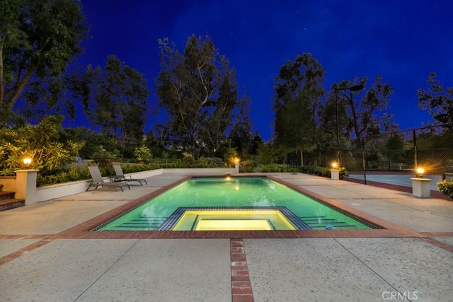 10955 Winnetka Avenue, Chatsworth, CA 91311