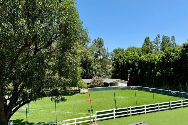 10955 Winnetka Avenue, Chatsworth, CA 91311