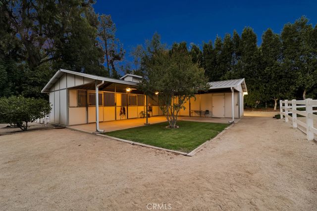 10955 Winnetka Avenue, Chatsworth, CA 91311