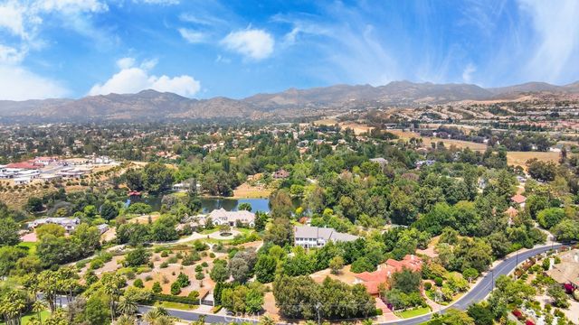 10955 Winnetka Avenue, Chatsworth, CA 91311