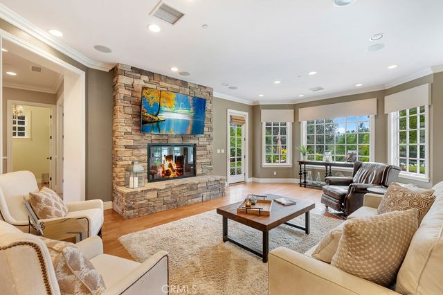 10955 Winnetka Avenue, Chatsworth, CA 91311